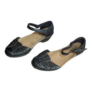 Clarks Wendy Estate Sandals Womens 8.5W Black Ankle Strap Leather Fisherman EUC